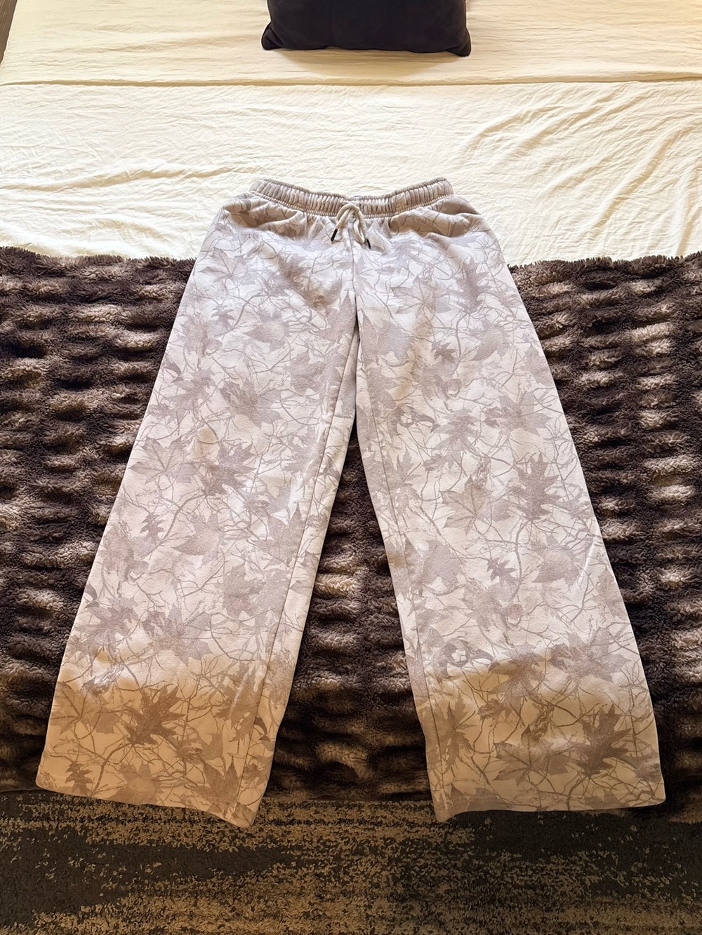 Blue Riot XO camouflage lounge pants